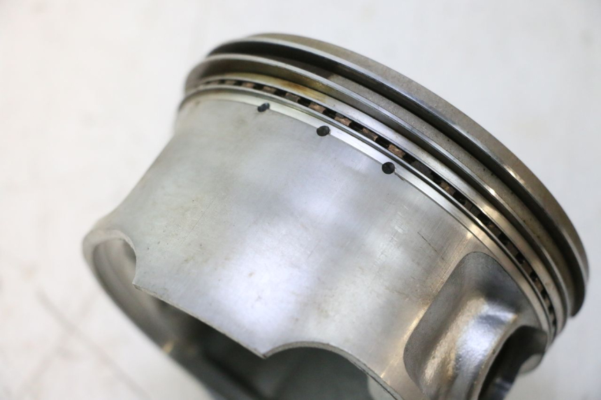photo de PISTON SUZUKI DR S 600 (1985 - 1989) - Overzicht