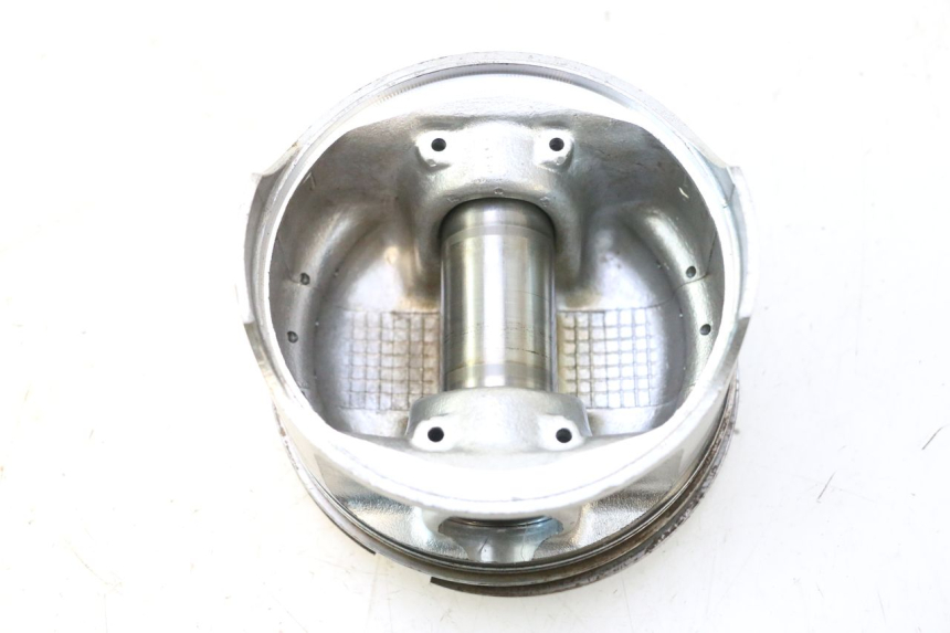 photo de PISTON SUZUKI DR S 600 (1985 - 1989) - Bevestigingspunten