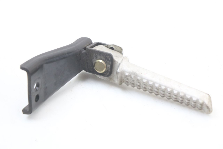 photo de PLAAT VOETSTEUN ACHTER RECHTS DAELIM A-FOUR 2T 50 (2005 - 2012) - Detail van het onderdeel