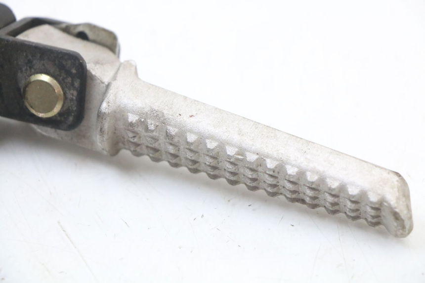 photo de PLAAT VOETSTEUN ACHTER RECHTS DAELIM A-FOUR 2T 50 (2005 - 2012) - Zoom op gebruiksstaat