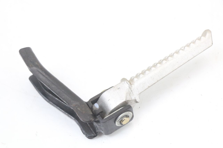 photo de PLAAT VOETSTEUN ACHTER RECHTS DAELIM A-FOUR 2T 50 (2005 - 2012) - Andere kijkhoek