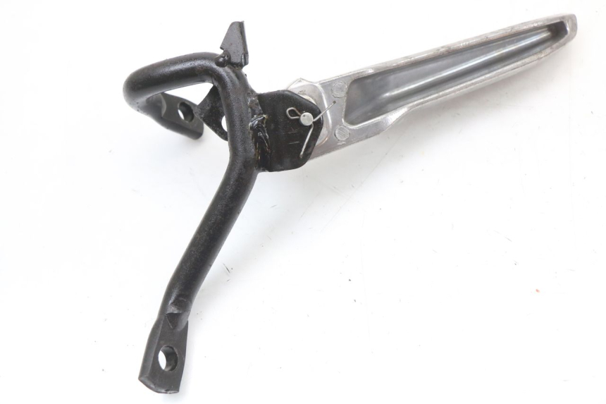 photo de PLAAT VOETSTEUN ACHTER RECHTS JONWAY AZTRAL 125 (2008 - 2017) - Technische close-up