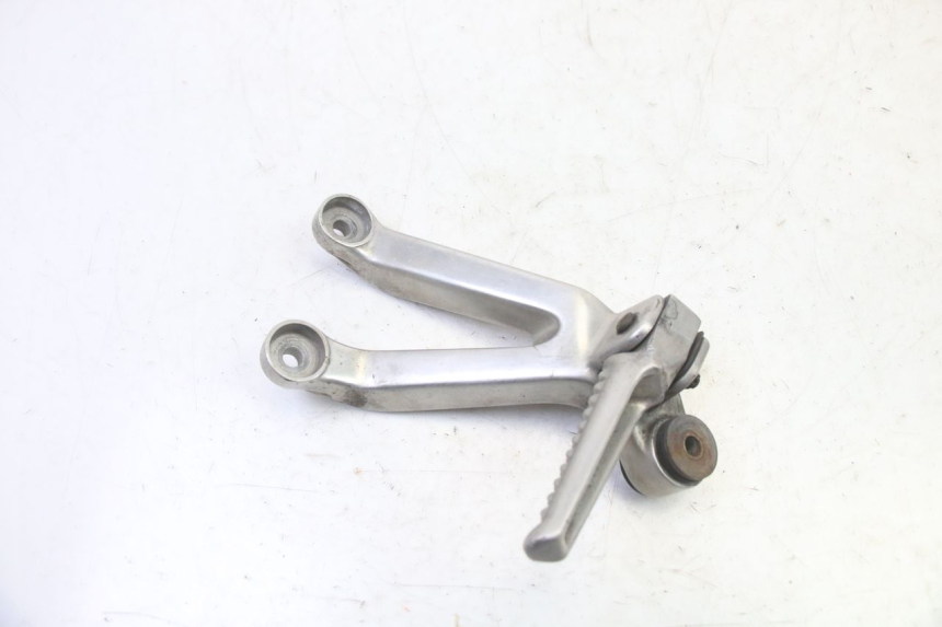 photo de PLAAT VOETSTEUN ACHTER RECHTS HONDA CBR RR FIREBLADE 900 (1992 - 1994) - Andere kijkhoek