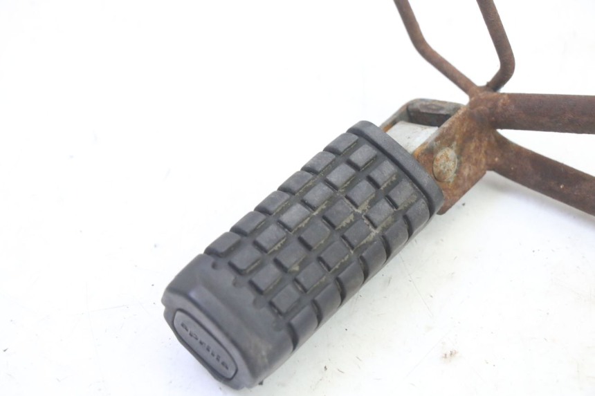 photo de PLAAT VOETSTEUN ACHTER RECHTS APRILIA ETX 125 (1998 - 2002) - Detail van het onderdeel