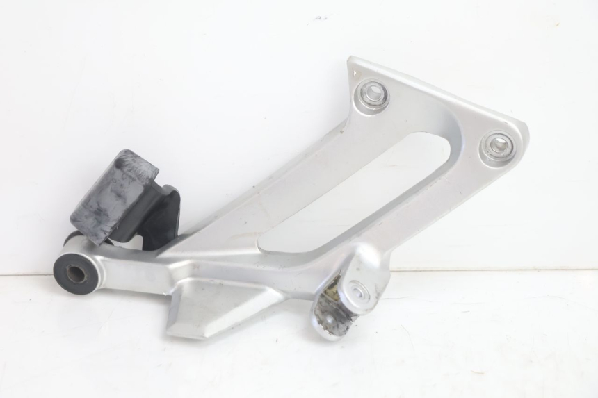 photo de RECHTE ACHTERSTE VOETSTEUNPLAAT YAMAHA FJR 1300 (2001 - 2005) - Hoofdaanzicht