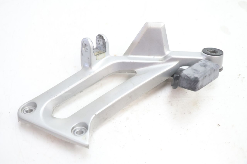photo de RECHTE ACHTERSTE VOETSTEUNPLAAT YAMAHA FJR 1300 (2001 - 2005) - Zoom op gebruiksstaat
