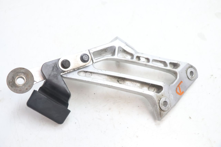 photo de RECHTE ACHTERSTE VOETSTEUNPLAAT YAMAHA FJR 1300 (2001 - 2005) - Technische close-up