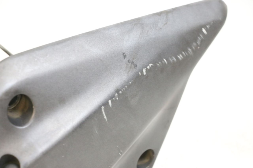 photo de PLAAT VOETSTEUN ACHTER RECHTS HONDA FJS SILVER WING SILVERWING 400 (2005 - 2008) - Staat van het oppervlak