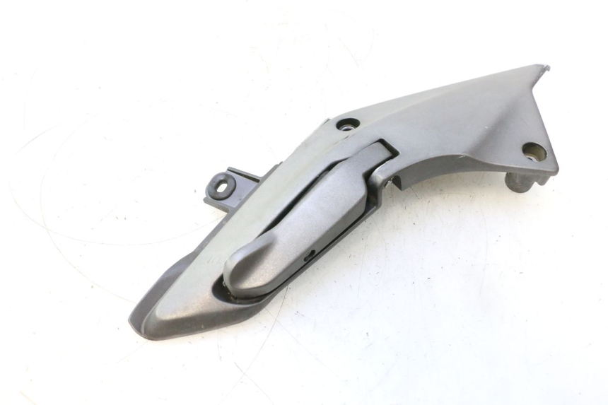 photo de PLAAT VOETSTEUN ACHTER RECHTS HONDA FJS SILVER WING SILVERWING 400 (2005 - 2008) - Detail van het onderdeel
