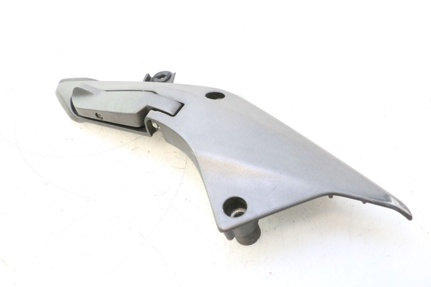 photo de PLAAT VOETSTEUN ACHTER RECHTS HONDA FJS SILVER WING SILVERWING 400 (2005 - 2008) - Zoom op gebruiksstaat