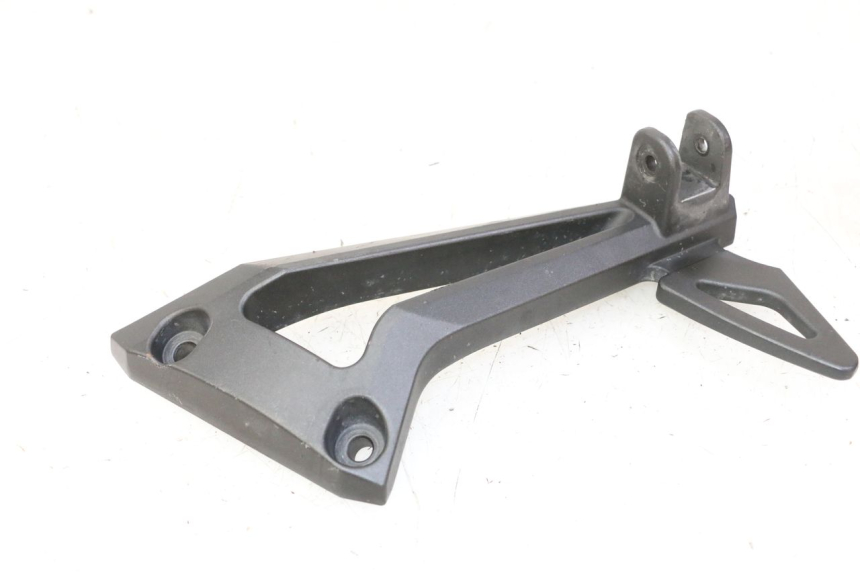 photo de PLAAT VOETSTEUN ACHTER RECHTS YAMAHA FZ6 FAZER S2 600 (2007 - 2011) - Andere kijkhoek