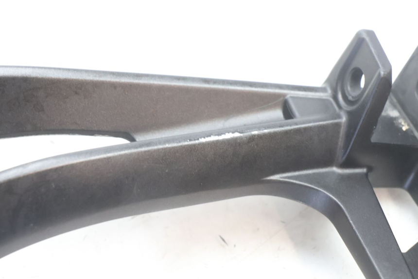 photo de PLAAT VOETSTEUN ACHTER RECHTS YAMAHA FZ8 800 (2010 - 2016) - Overzicht
