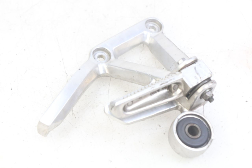 photo de PLAAT VOETSTEUN ACHTER RECHTS YAMAHA FZS FAZER 600 (1998 - 2001) - Technische close-up