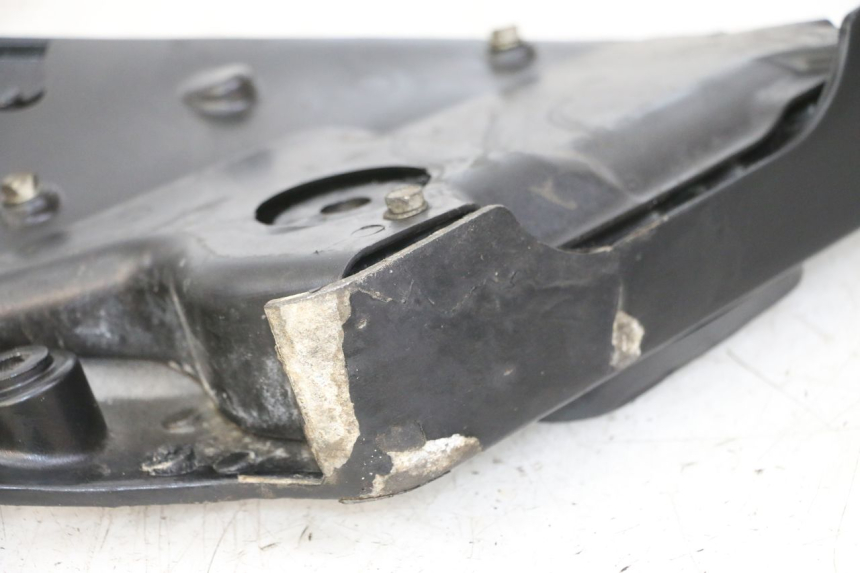 photo de PLAAT VOETSTEUN ACHTER RECHTS GILERA NEXUS 300 (2008 - 2013) - Zoom op gebruiksstaat