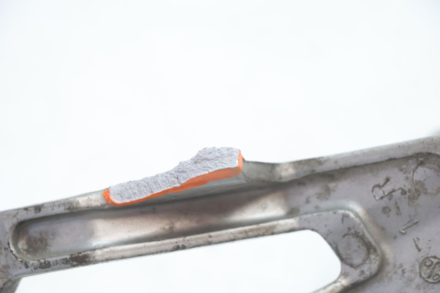 photo de RECHTE ACHTERSTE VOETSTEUNPLAAT KAWASAKI GPX F ZX750F 750 (1986 - 1990) - Bevestigingspunten