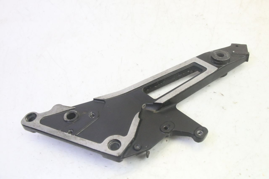 photo de PLAAT VOETSTEUN ACHTER RECHTS KAWASAKI GPZ RX 1000 (1986 - 1988) - Andere kijkhoek