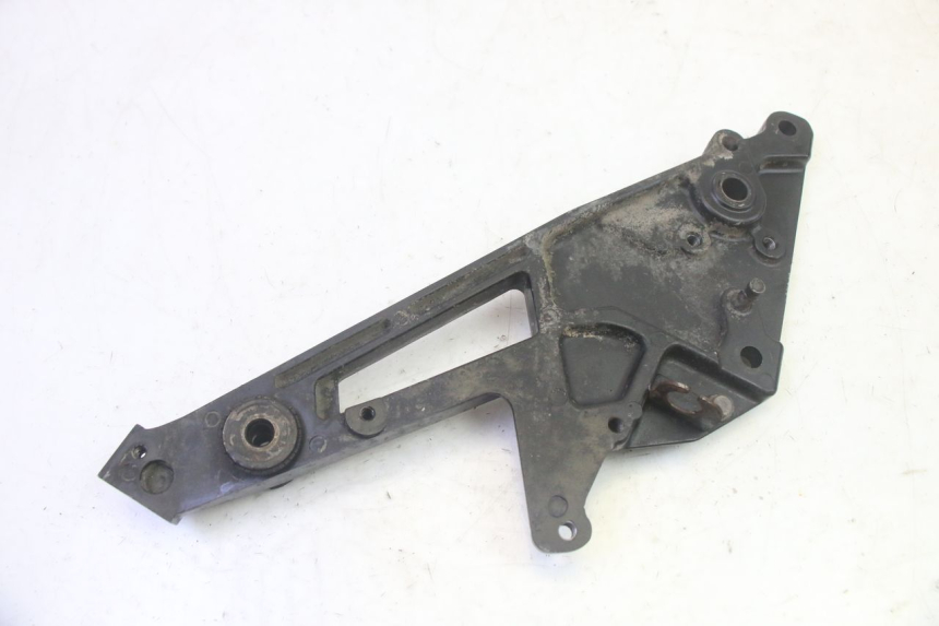 photo de PLAAT VOETSTEUN ACHTER RECHTS KAWASAKI GPZ RX 1000 (1986 - 1988) - Overzicht