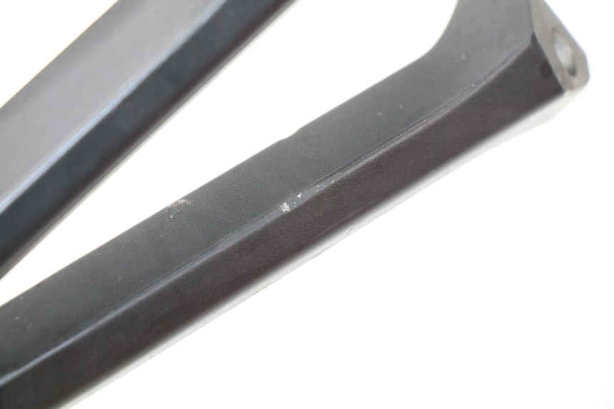 photo de PLAAT VOETSTEUN ACHTER RECHTS SUZUKI GSX-R GSXR 750 (2011 - 2016) - Andere kijkhoek