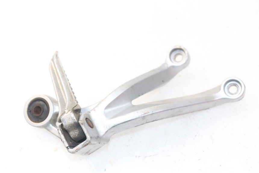 photo de PLAAT VOETSTEUN ACHTER RECHTS SUZUKI GSX-R GSXR 600 (2001 - 2003) - Zoom op gebruiksstaat