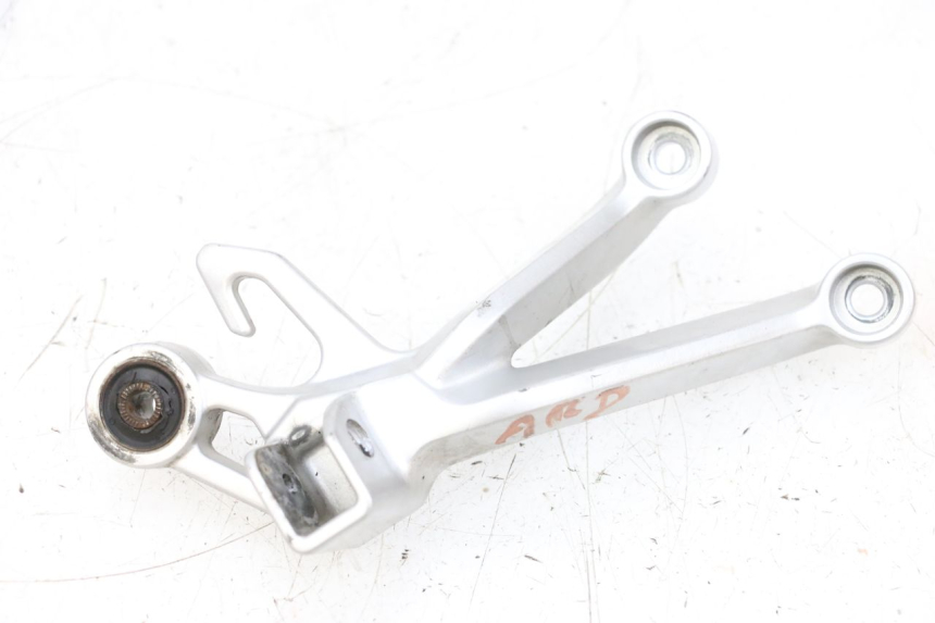 photo de PLAAT VOETSTEUN ACHTER RECHTS SUZUKI GSXR GSX-R 1000 (2003 - 2004) - Hoofdaanzicht