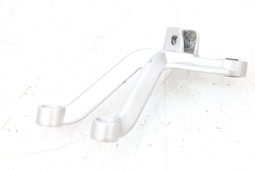 photo de PLAAT VOETSTEUN ACHTER RECHTS SUZUKI GSXR GSX-R 1000 (2003 - 2004) - Technische close-up