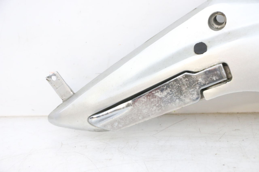 photo de PLAAT VOETSTEUN ACHTER RECHTS JM MOTORS GTS 125 (2015 - 2019) - Kenmerkende details