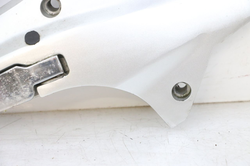 photo de PLAAT VOETSTEUN ACHTER RECHTS JM MOTORS GTS 125 (2015 - 2019) - Zoom op componenten