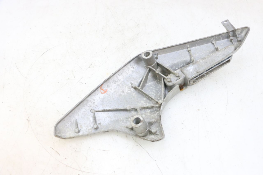 photo de PLAAT VOETSTEUN ACHTER RECHTS JM MOTORS GTS 125 (2015 - 2019) - Bevestigingspunten