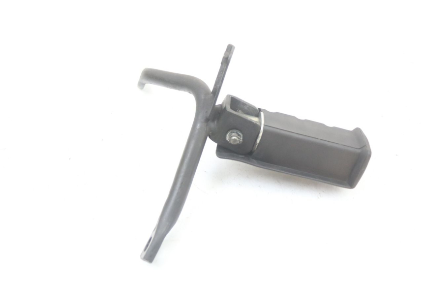 photo de PLAAT VOETSTEUN ACHTER RECHTS HONDA NES AROBASE 125 (2000 - 2003) - Technische close-up