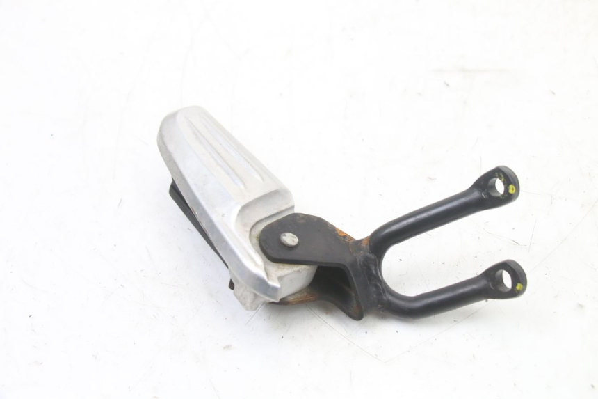 photo de PLAAT VOETSTEUN ACHTER RECHTS HONDA PCX (JF57/JF64) 125 (2014 - 2018) - Detail van het onderdeel