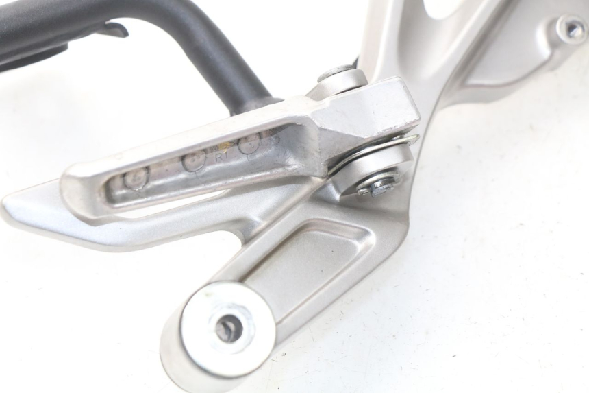 photo de PLAAT VOETSTEUN ACHTER RECHTS HONDA INTEGRA NC D 750 (2016 - 2018) - Zoom op gebruiksstaat