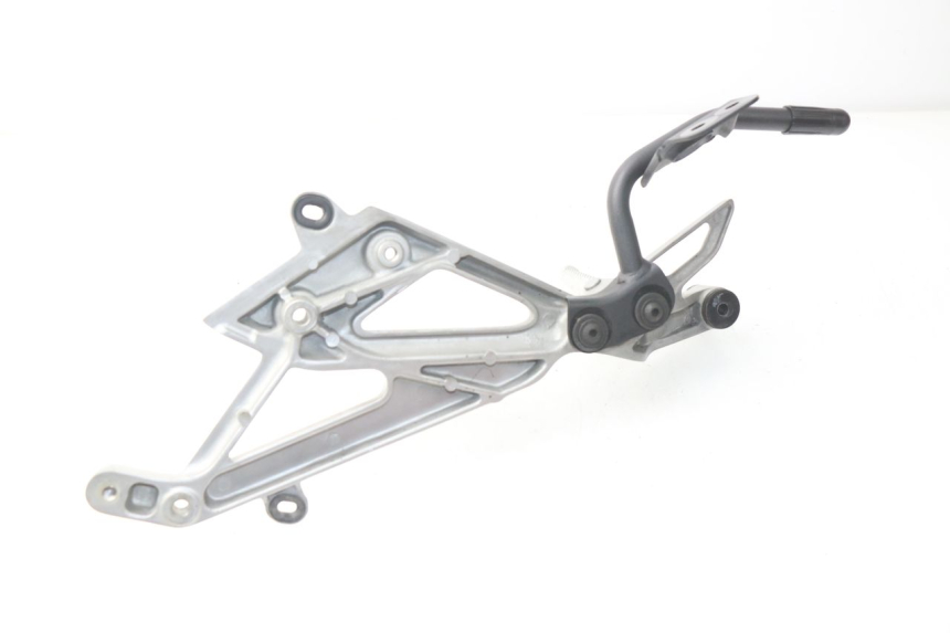 photo de PLAAT VOETSTEUN ACHTER RECHTS HONDA INTEGRA NC D 750 (2016 - 2018) - Andere kijkhoek