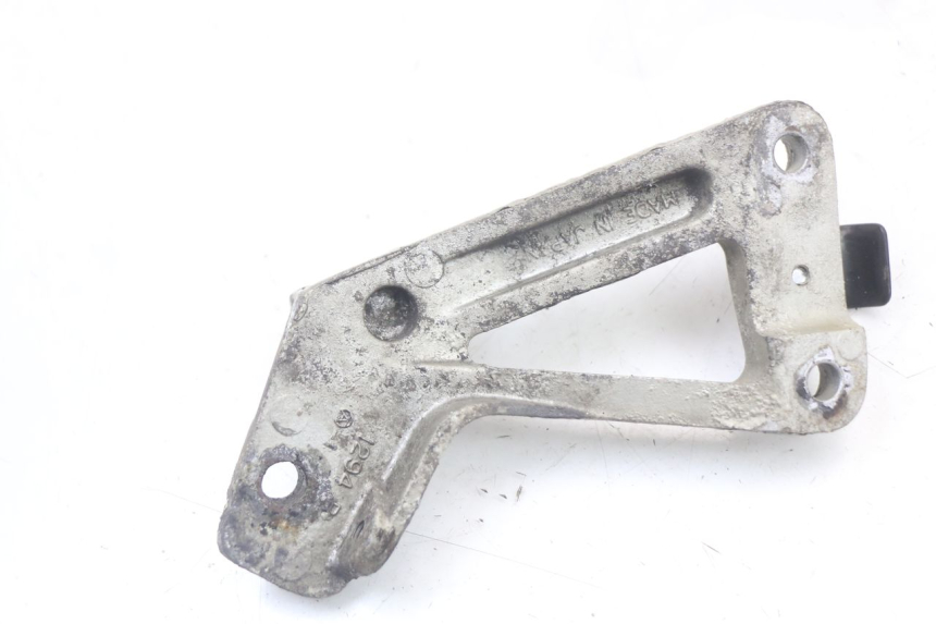 photo de PLAAT VOETSTEUN ACHTER RECHTS KAWASAKI GTR 1000 (1994 - 2004) - Technische close-up