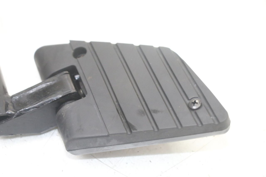 photo de PLAAT VOETSTEUN ACHTER RECHTS KYMCO PEOPLE S 125 (2000 - 2008) - Zoom op gebruiksstaat