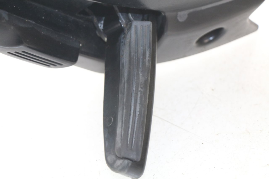 photo de PLAAT VOETSTEUN ACHTER RECHTS GILERA NEXUS 125 (2009 - 2013) - Andere kijkhoek