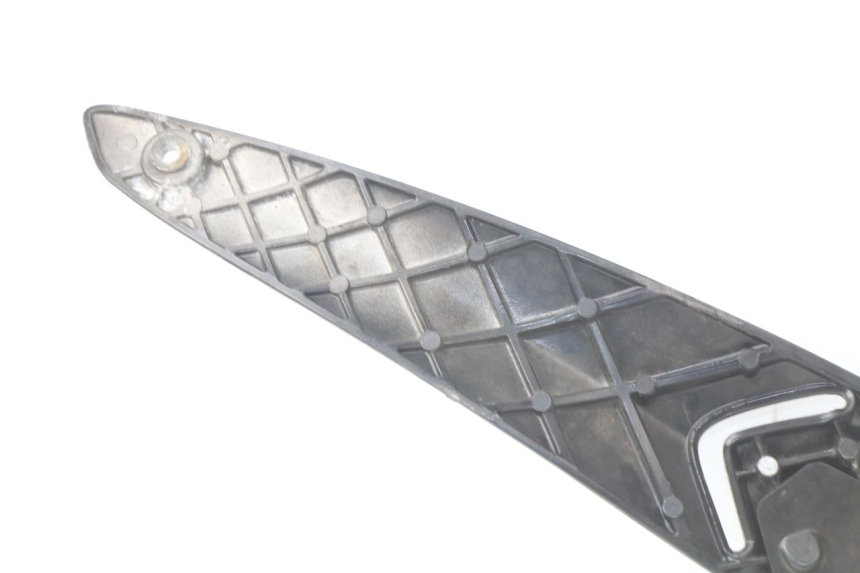 photo de PLAAT VOETSTEUN ACHTER RECHTS GILERA NEXUS 125 (2009 - 2013) - Technische close-up