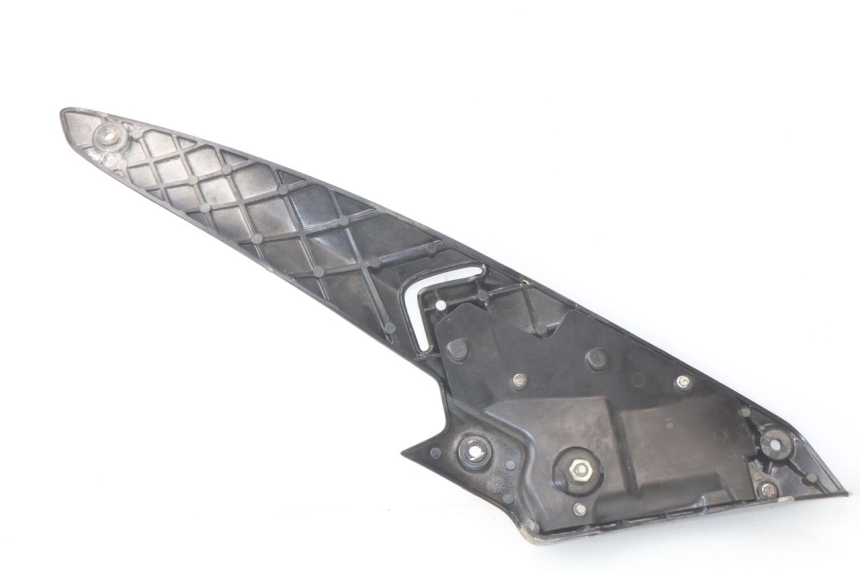 photo de PLAAT VOETSTEUN ACHTER RECHTS GILERA NEXUS 125 (2009 - 2013) - Bevestigingspunten