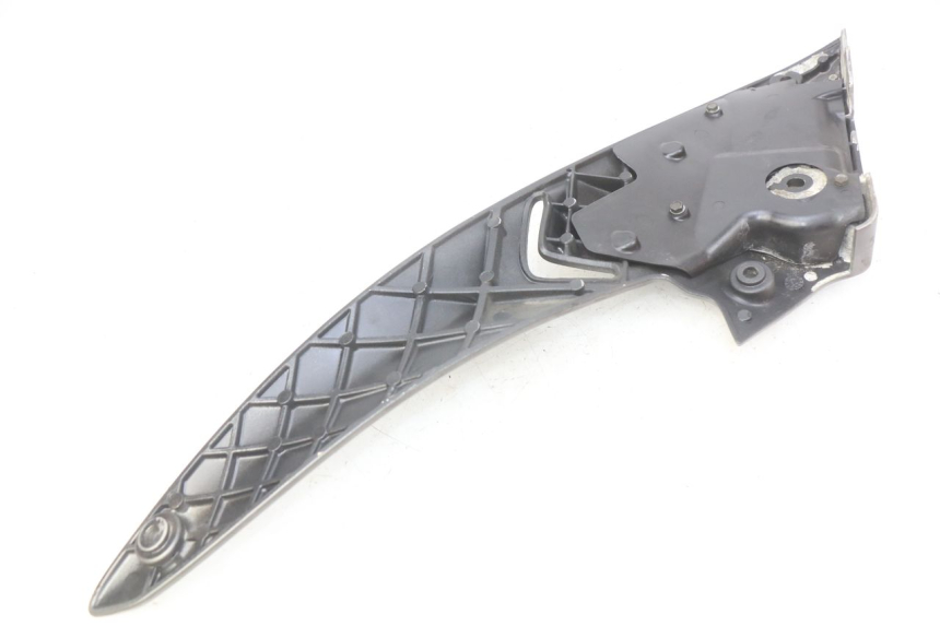 photo de PLAAT VOETSTEUN ACHTER RECHTS GILERA NEXUS 125 (2009 - 2013) - Detail van het onderdeel