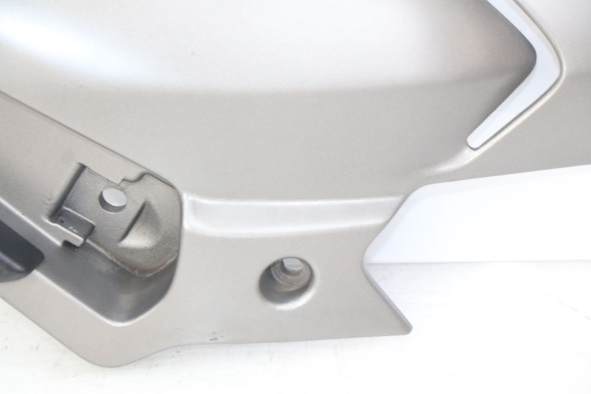 photo de PLAAT VOETSTEUN ACHTER RECHTS GILERA NEXUS 125 (2009 - 2013) - Overzicht