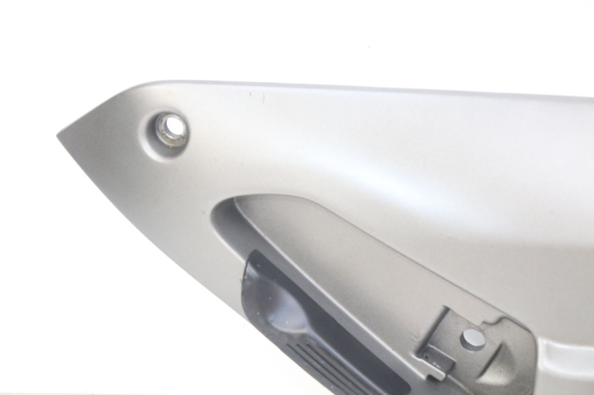 photo de PLAAT VOETSTEUN ACHTER RECHTS GILERA NEXUS 125 (2009 - 2013) - Bevestigingspunten