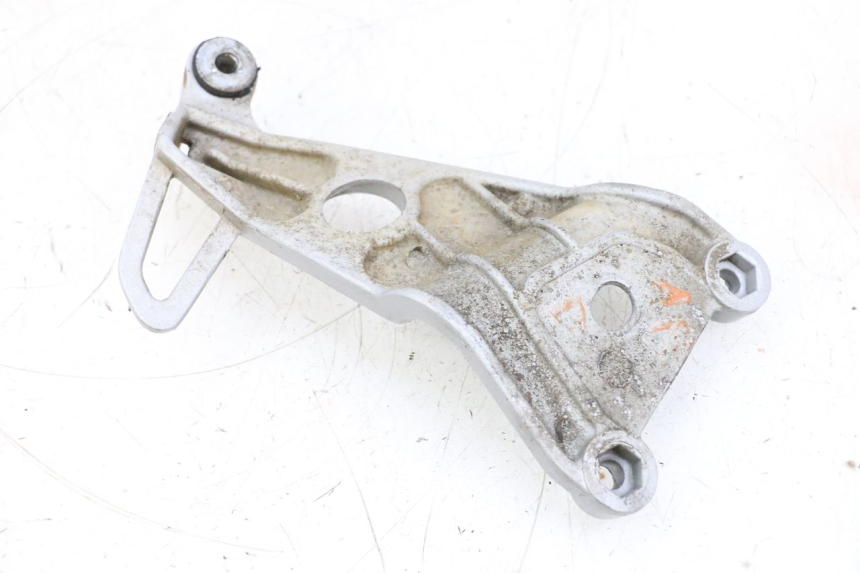 photo de PLAAT VOETSTEUN ACHTER RECHTS HONDA NSR R 125 (1994 - 2003) - Technische close-up