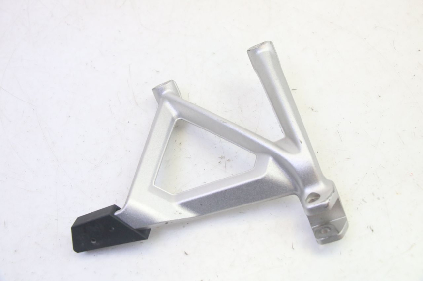 photo de PLAAT VOETSTEUN ACHTER RECHTS BMW R GS 1250 (2021 - 2024) - Hoofdaanzicht