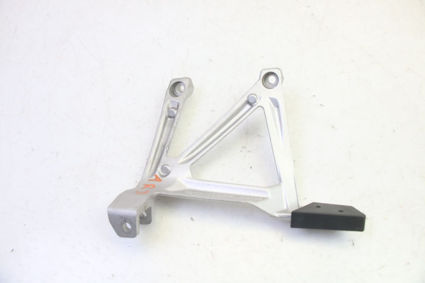 photo de PLAAT VOETSTEUN ACHTER RECHTS BMW R GS 1250 (2021 - 2024) - Zoom op gebruiksstaat