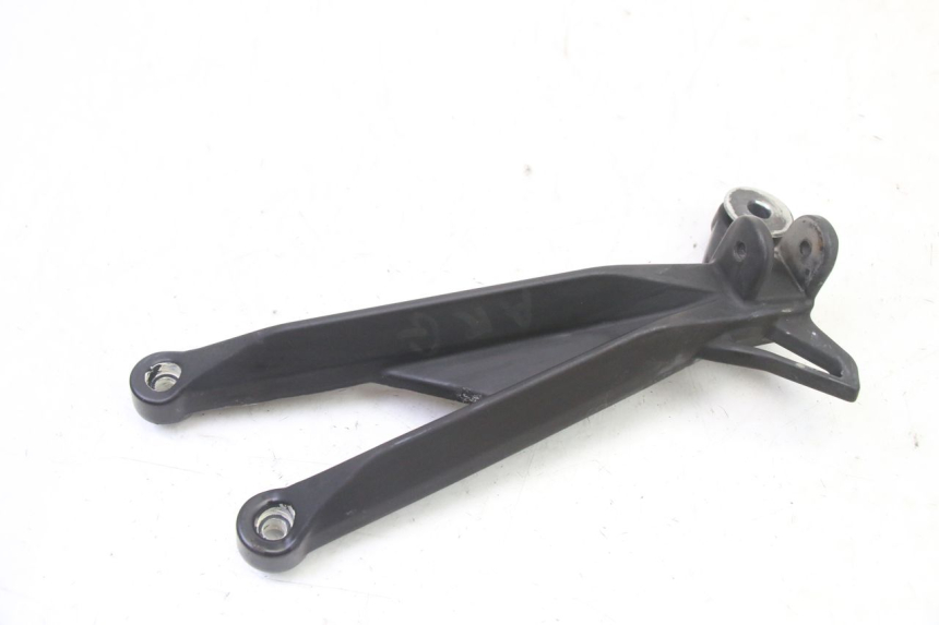 photo de PLAAT VOETSTEUN ACHTER RECHTS MAG POWER R-STREET 50 (2016 - 2025) - Andere kijkhoek