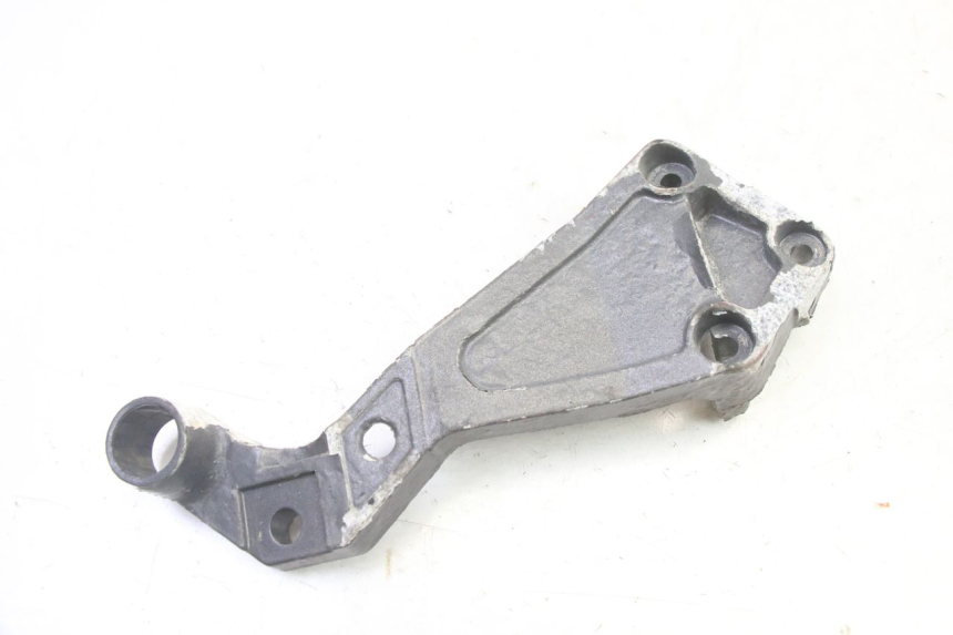 photo de PLAAT VOETSTEUN ACHTER RECHTS TRIUMPH SPRINT 900 (1995 - 1998) - Hoofdaanzicht