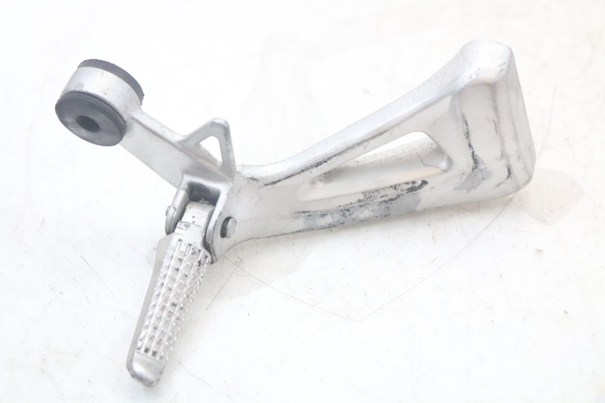 photo de PLAAT VOETSTEUN ACHTER RECHTS SUZUKI SV N 650 (1999 - 2002) - Hoofdaanzicht