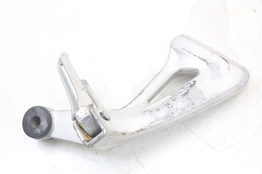 photo de PLAAT VOETSTEUN ACHTER RECHTS SUZUKI SV N 650 (1999 - 2002) - Technische close-up