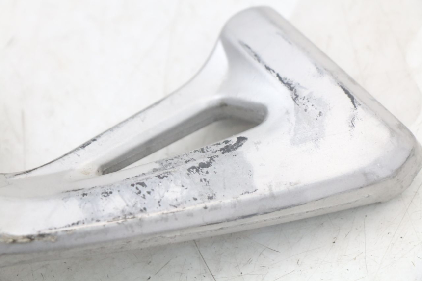 photo de PLAAT VOETSTEUN ACHTER RECHTS SUZUKI SV N 650 (1999 - 2002) - Staat van het oppervlak