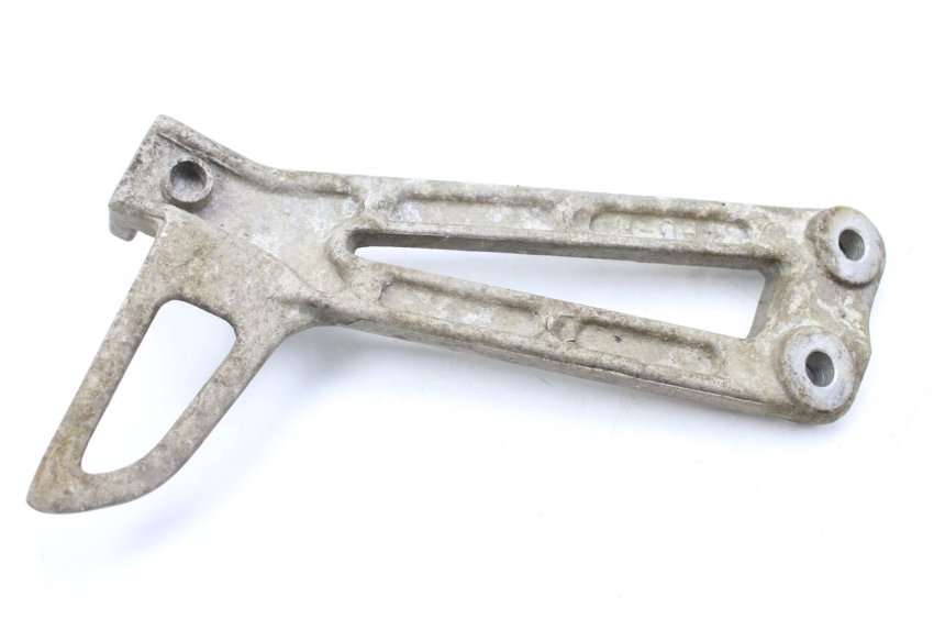 photo de PLAAT VOETSTEUN ACHTER RECHTS YAMAHA TDR DELTABOX 125 (1997 - 2003) - Detail van het onderdeel