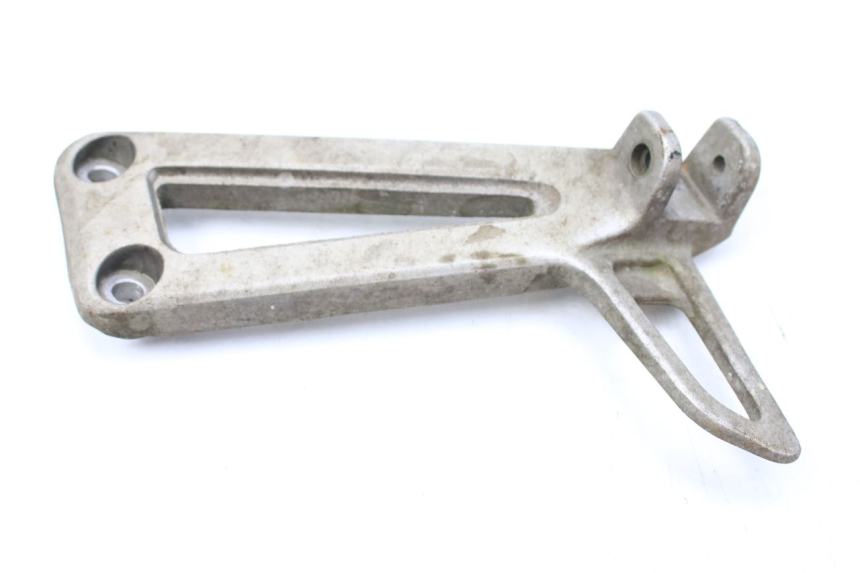 photo de PLAAT VOETSTEUN ACHTER RECHTS YAMAHA TDR DELTABOX 125 (1997 - 2003) - Andere kijkhoek